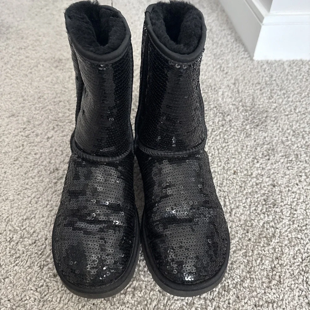UGG Australia Black Sequin Lined‎ Boots Women US 6
